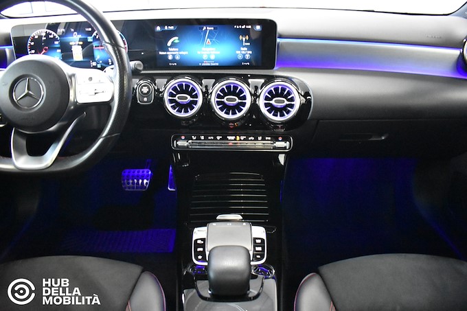 MERCEDES-BENZ A 180 d Automatic Premium